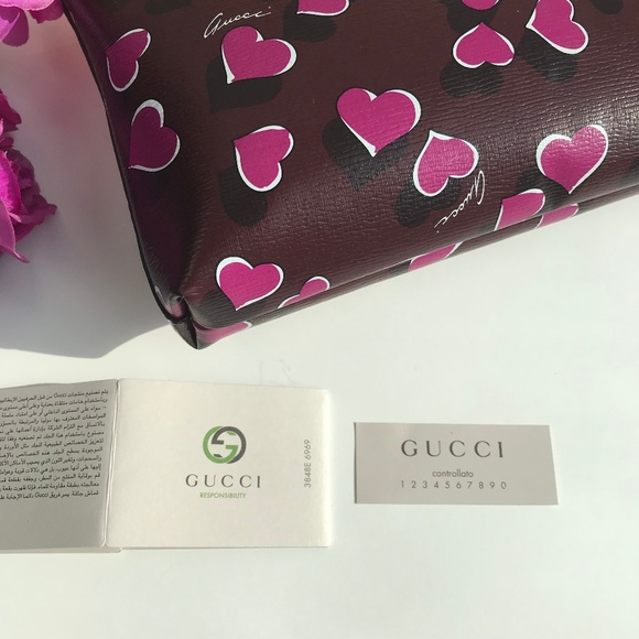 Gucci Hearts Collection Clutch with Tags - Picture 7 of 8